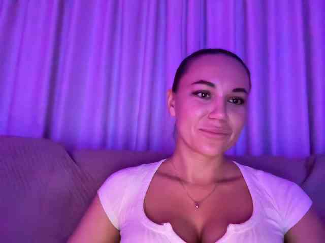 QWEENII webcam