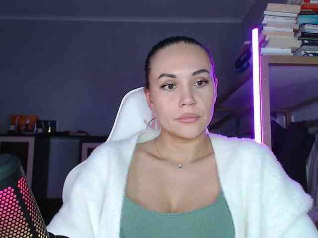 QWEENII webcam