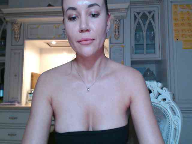 QWEENII webcam