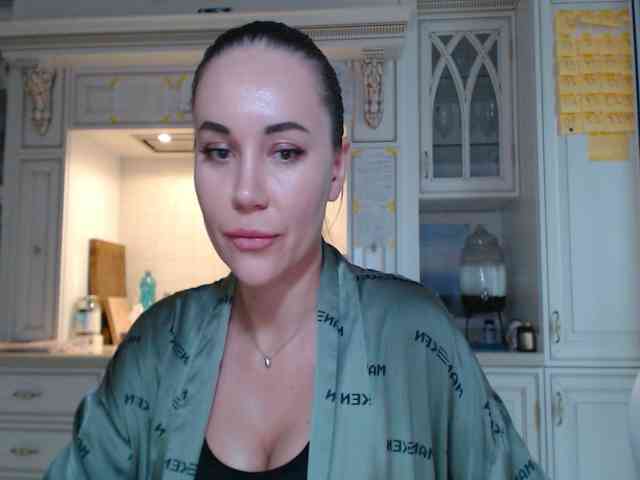 QWEENII webcam