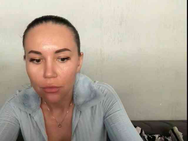 QWEENII webcam