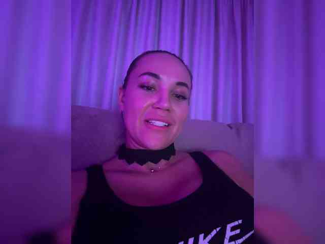 QWEENII webcam