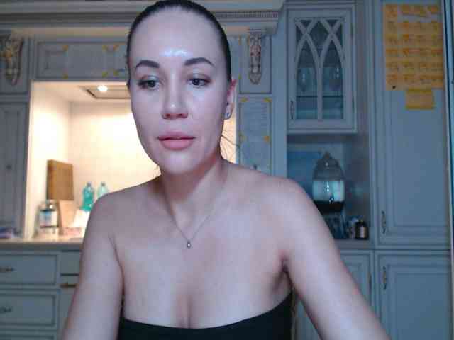 QWEENII webcam