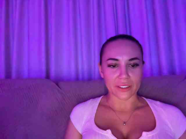 QWEENII webcam