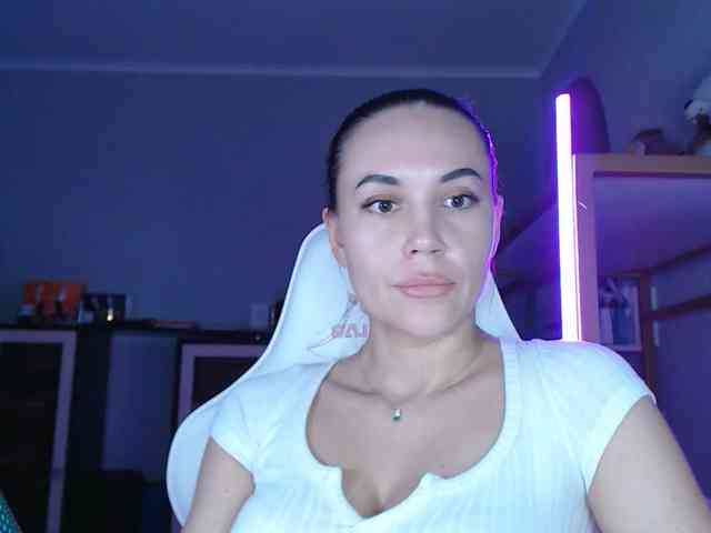 QWEENII webcam