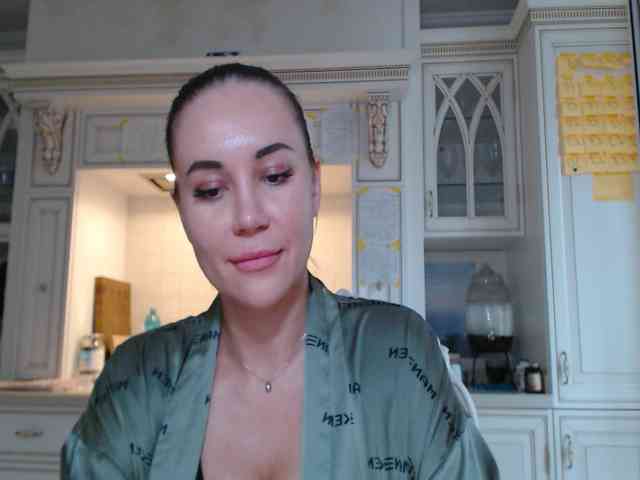 QWEENII webcam