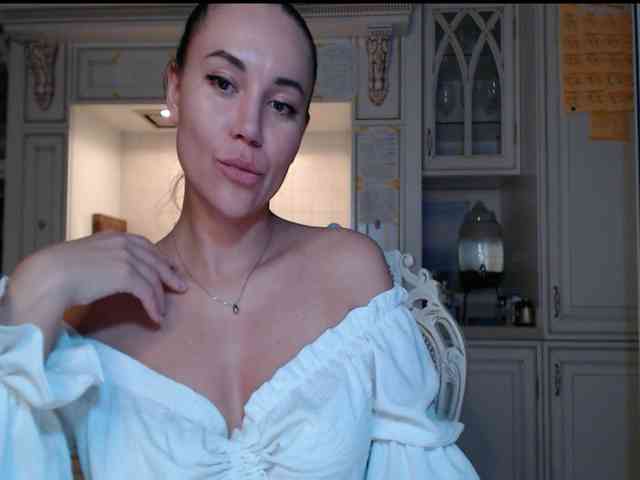 QWEENII webcam