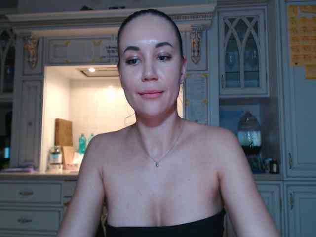 QWEENII webcam