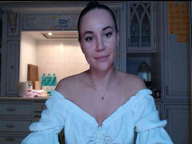 QWEENII webcam