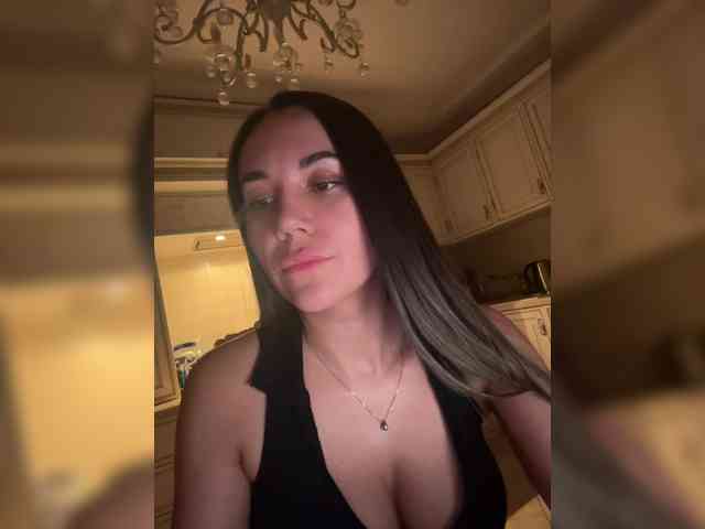 QWEENII webcam