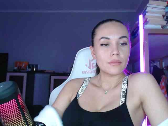 QWEENII webcam