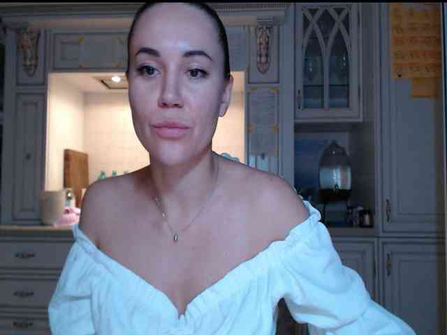 QWEENII webcam