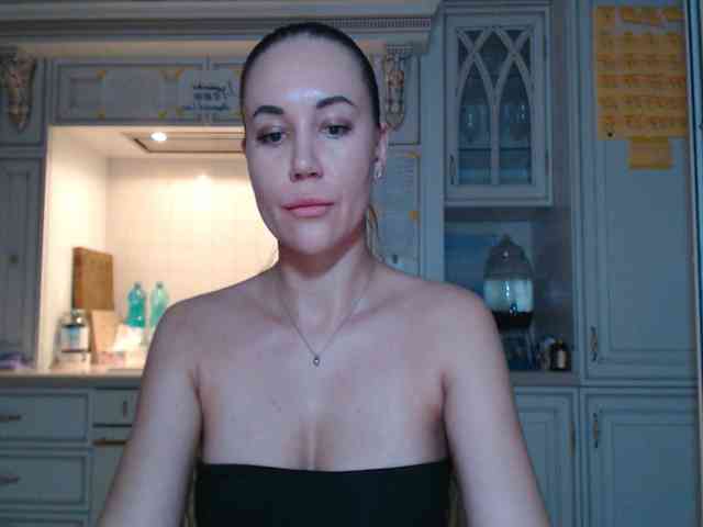 QWEENII webcam
