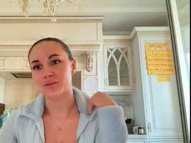 QWEENII webcam