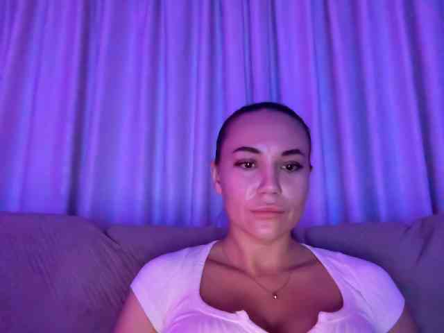QWEENII webcam