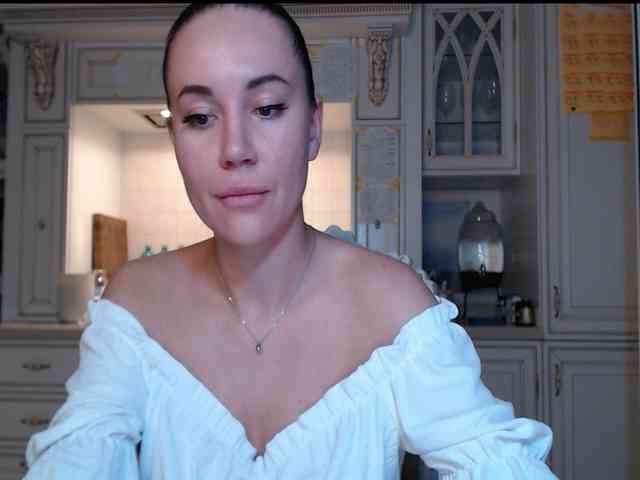 QWEENII webcam