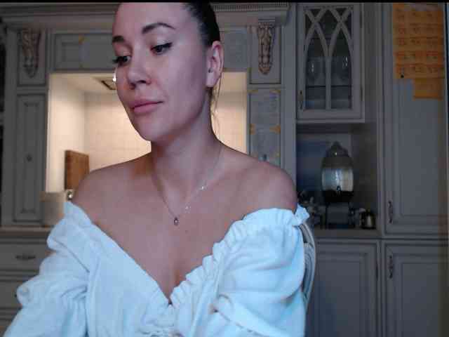 QWEENII webcam