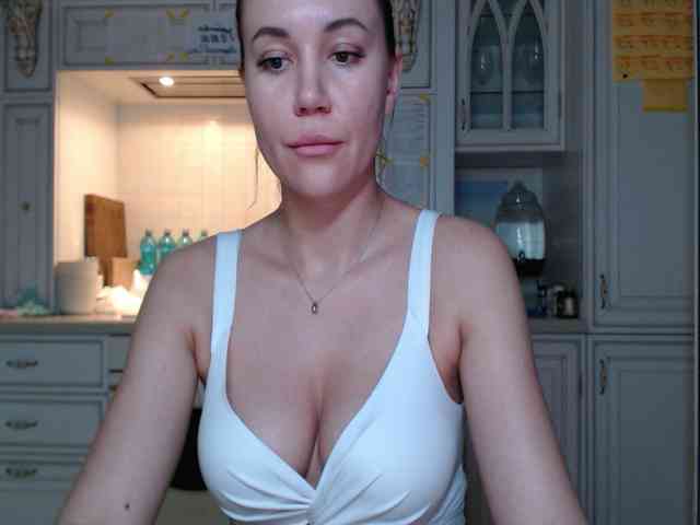 QWEENII webcam