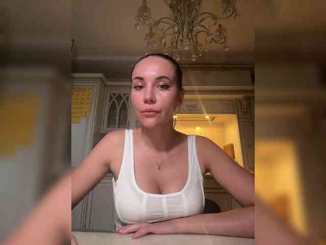 QWEENII webcam