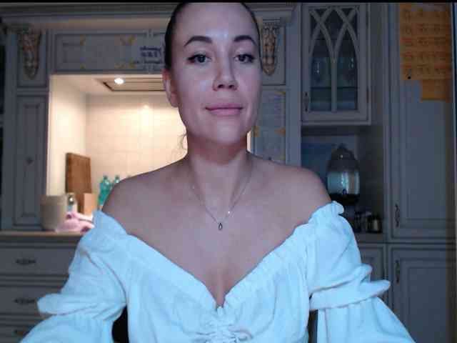 QWEENII webcam
