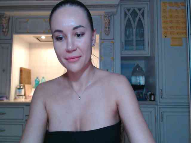 QWEENII webcam