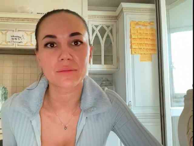 QWEENII webcam