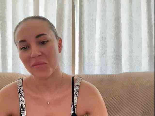 QWEENII webcam