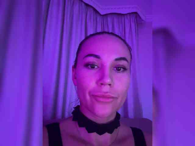 QWEENII webcam