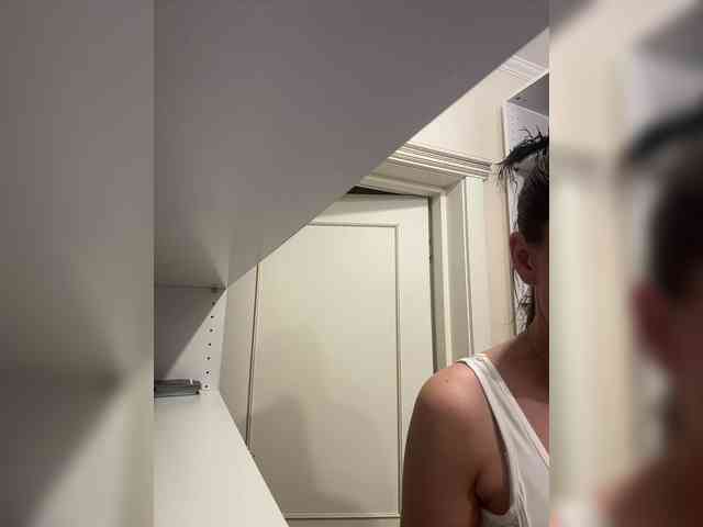 QWEENII webcam