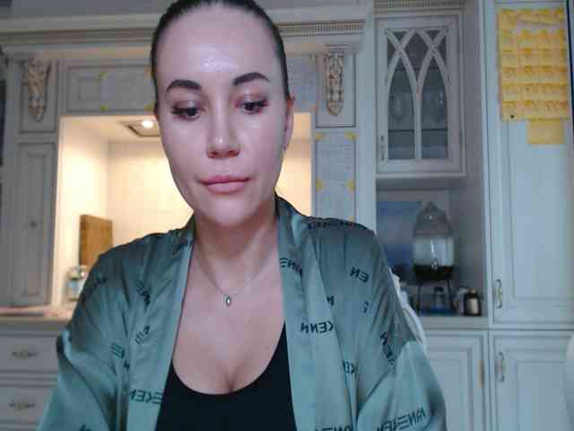 QWEENII webcam