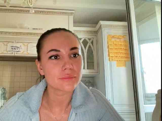 QWEENII webcam