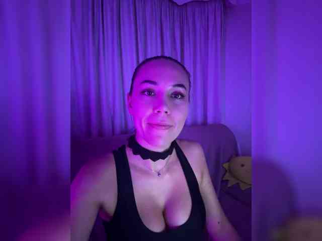 QWEENII webcam