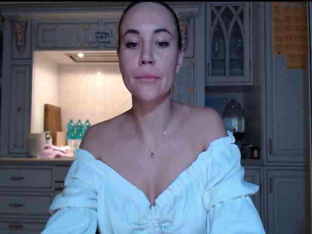 QWEENII webcam