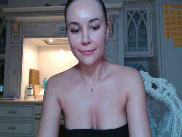 QWEENII webcam