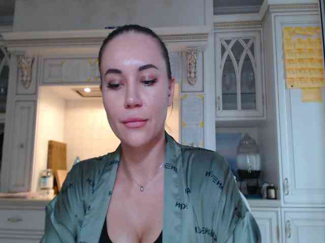 QWEENII webcam