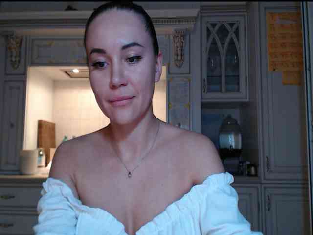QWEENII webcam