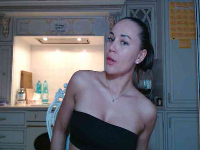 QWEENII webcam