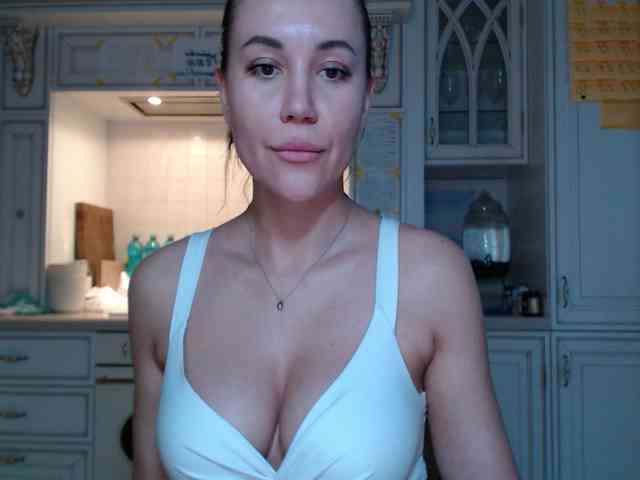 QWEENII webcam
