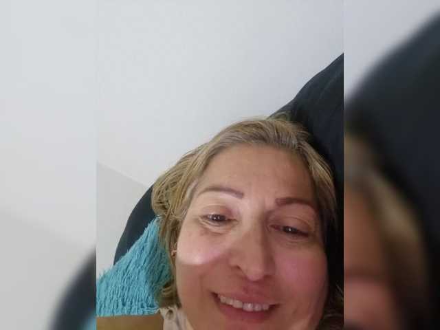 miatitsmature's BongaCams show and profile