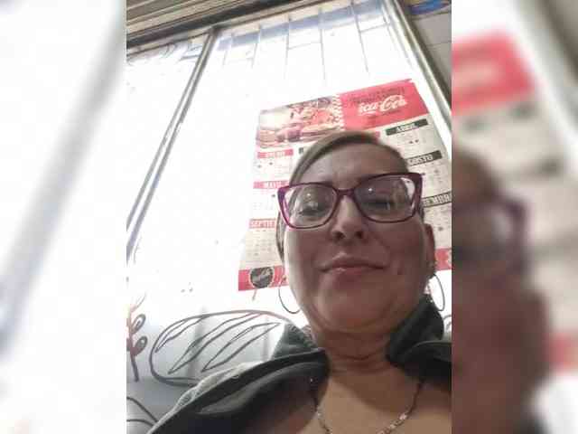 miatitsmature webcam