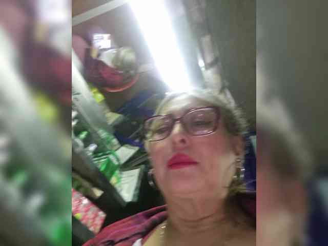 miatitsmature webcam