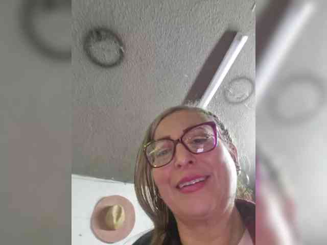 miatitsmature webcam