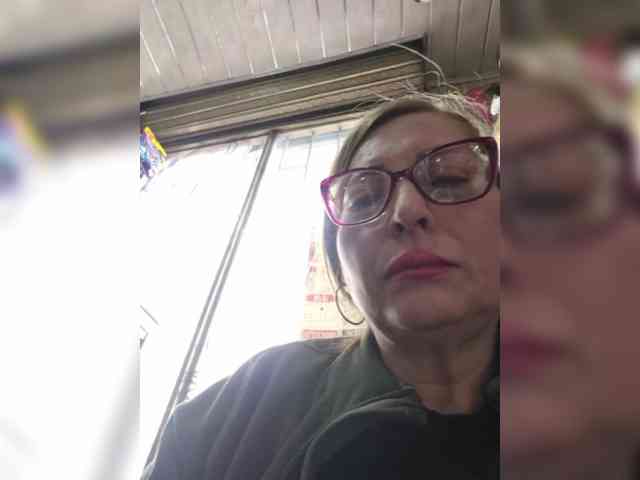 miatitsmature webcam