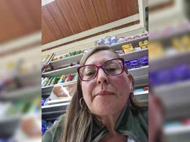 miatitsmature webcam