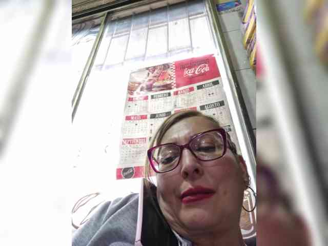 miatitsmature webcam