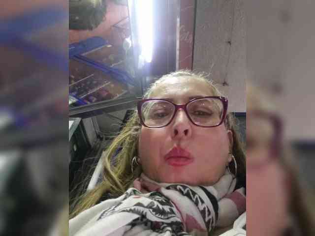 miatitsmature webcam