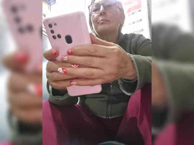 miatitsmature webcam