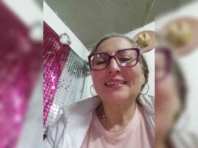 miatitsmature webcam