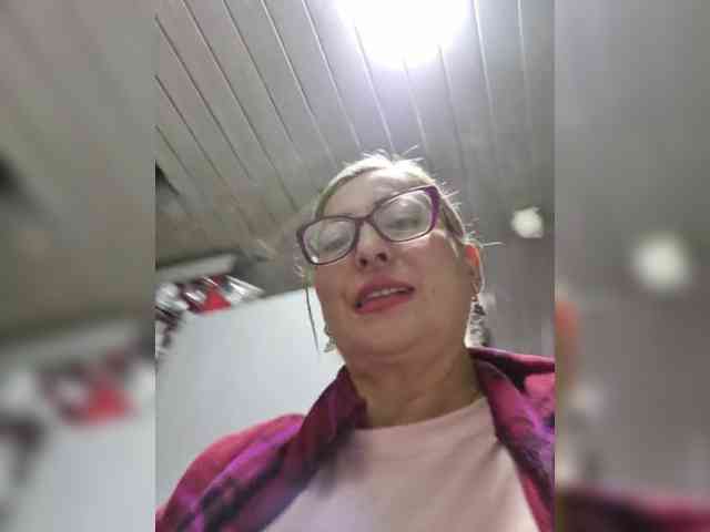 miatitsmature webcam