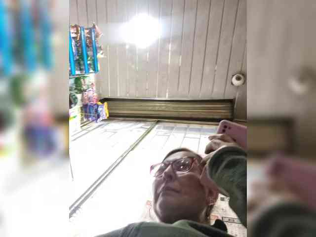 miatitsmature webcam